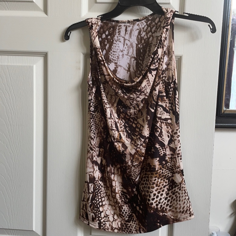 Pre owned tank. Unknown brand and size.